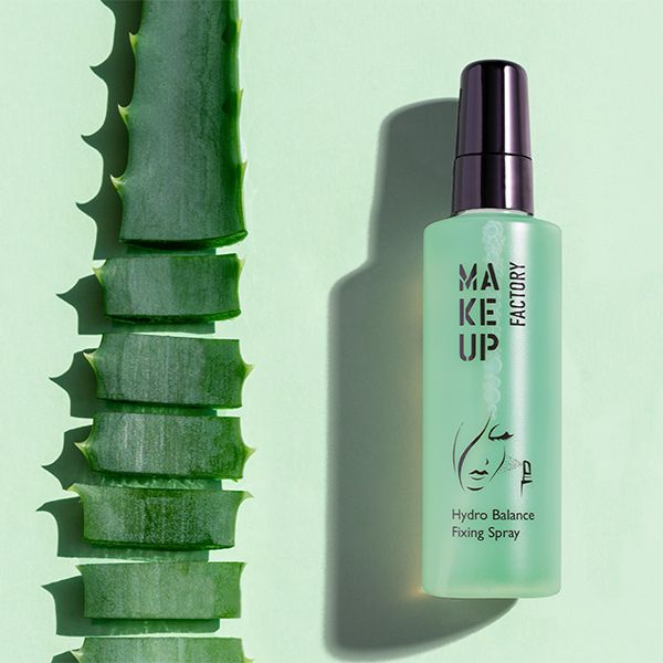 Make up Factory Hydro Balance Fixing Spray 
