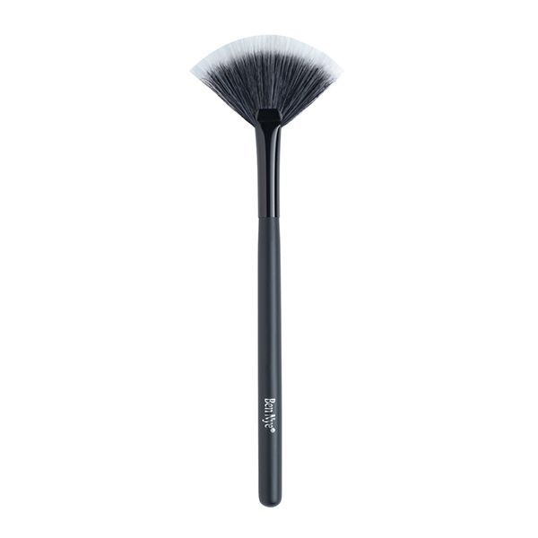 Ben Nye Professional Brushes Series- PBS-4 Medium Fan